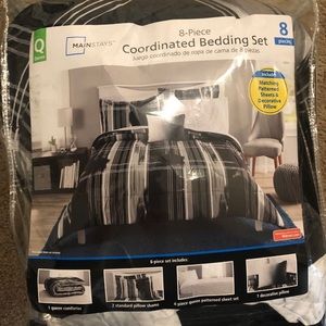 Queen bed set